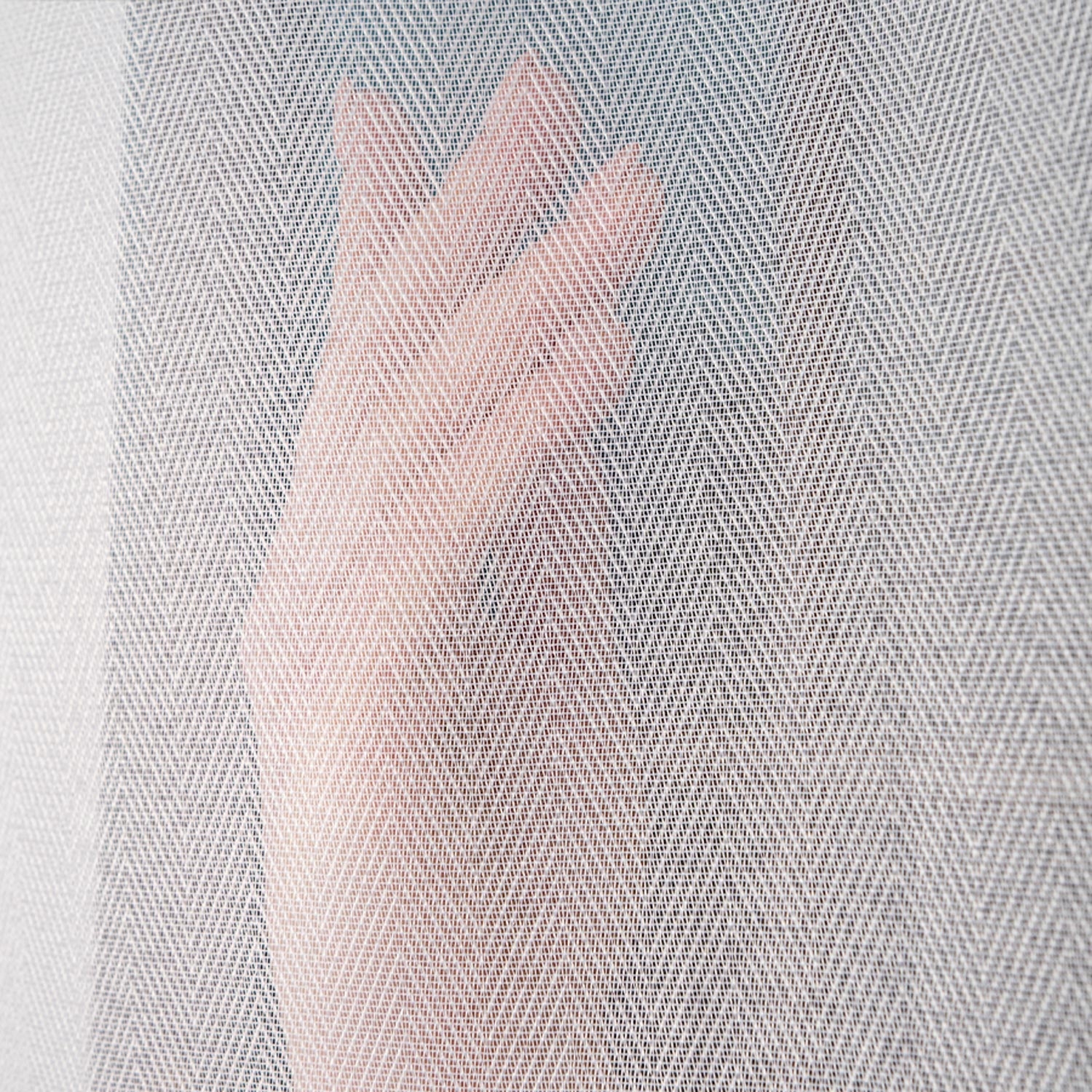 Długa firana wykonana z błyszczącej przędzy z ołowianką, wzór jodełki, kolor biały, wysokość 300 cm, Biała jodełka - sprzedawana na metry