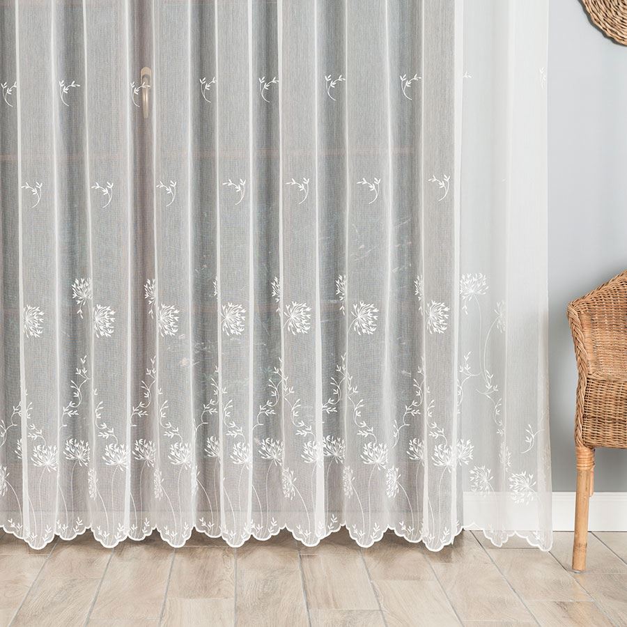 Kremowa firana haftowana ze wzorem kwiatowym, wysokość 280 cm - sprzedawana na metry