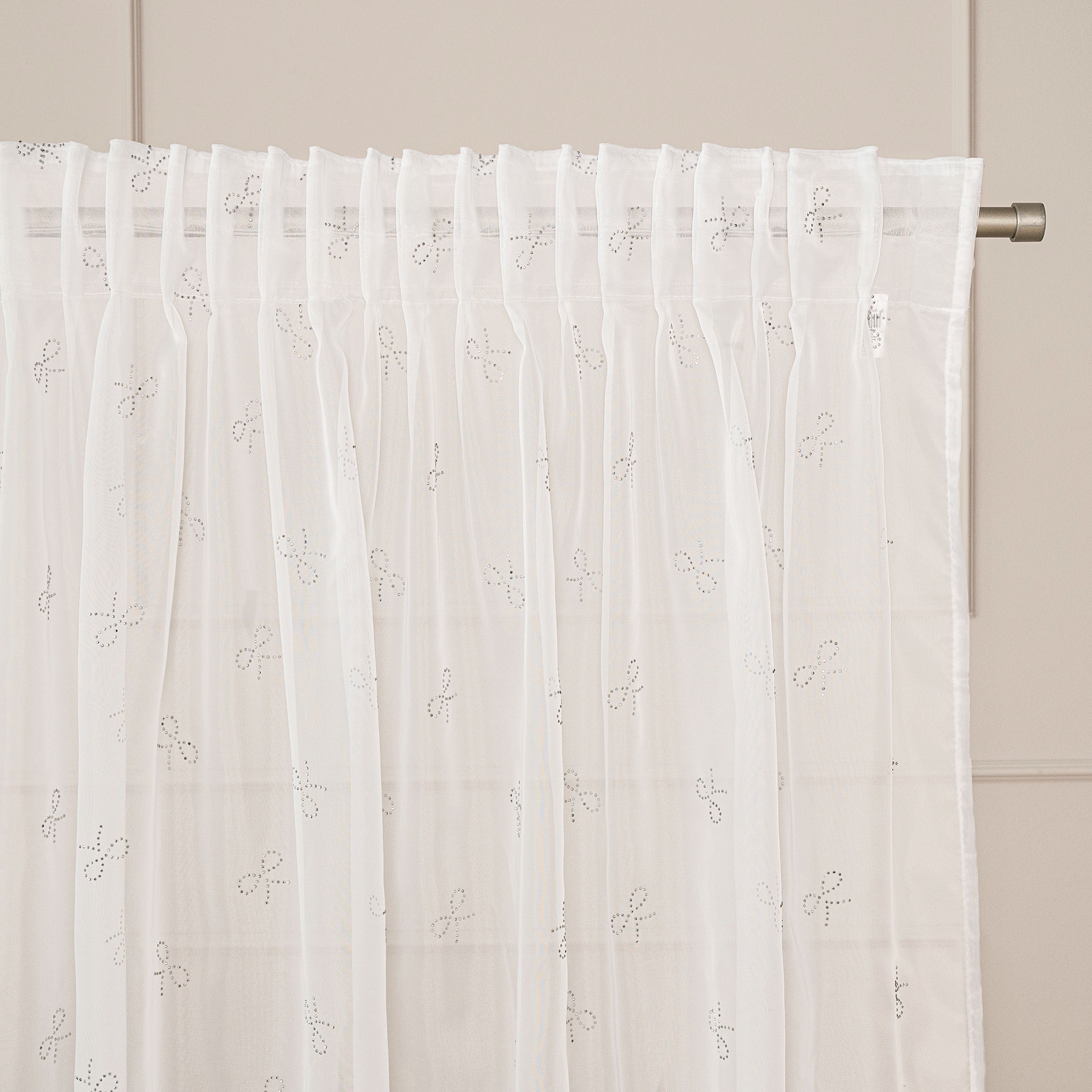 Firana do salonu na taśmie woal z cyrkoniami w diamentowe srebrne kokardki wstążki Ribbon 140x250 cm