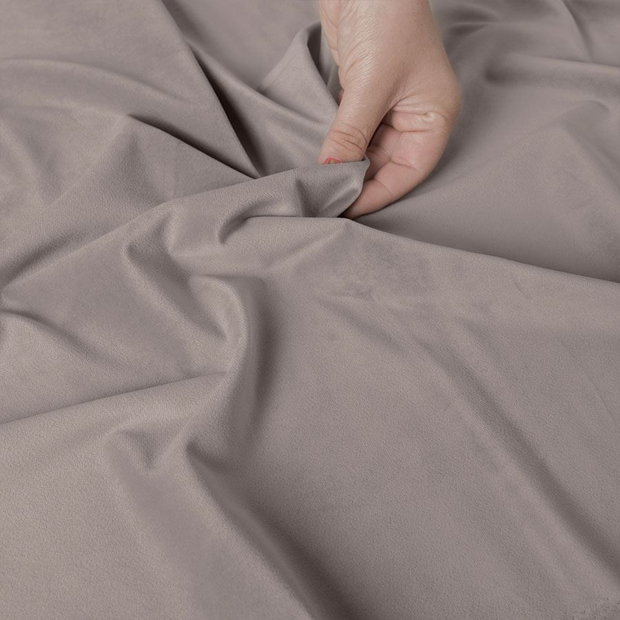 Ekskluzywny materiał na zasłony do salonu Velvet, wysokość 300 cm, kolor ciepły jasny szary - sprzedawana na metry