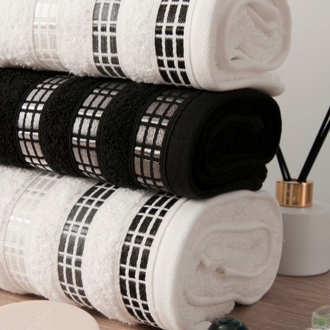 Biały ręcznik frotte Luxury