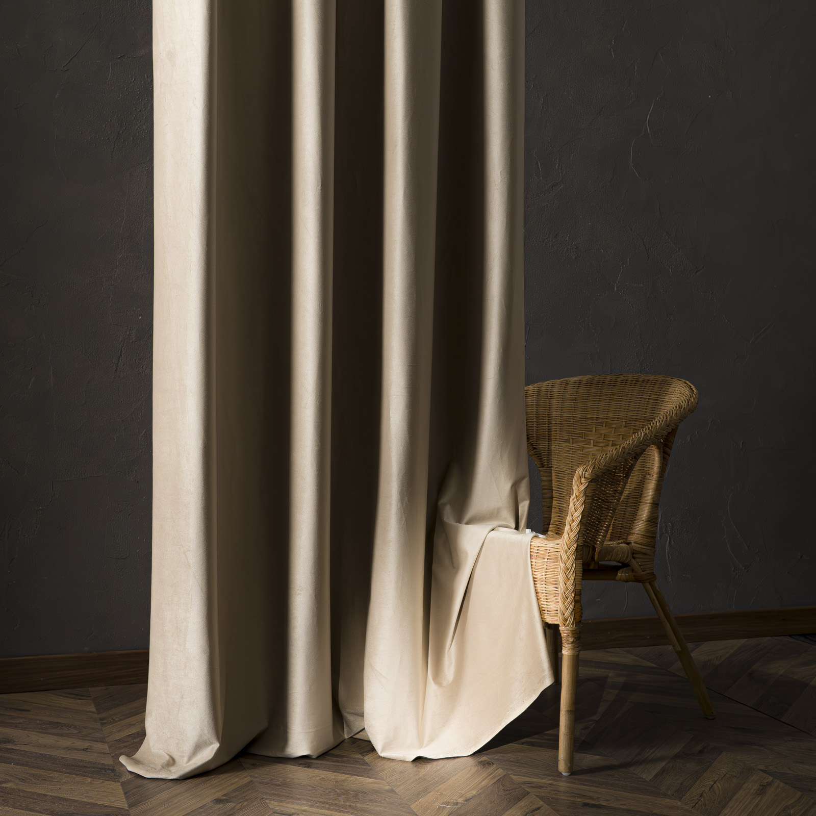 Zasłona do salonu premium welwet 80% zaciemnienia na przelotkach ciemny beżowy, wys. 230-250 cm