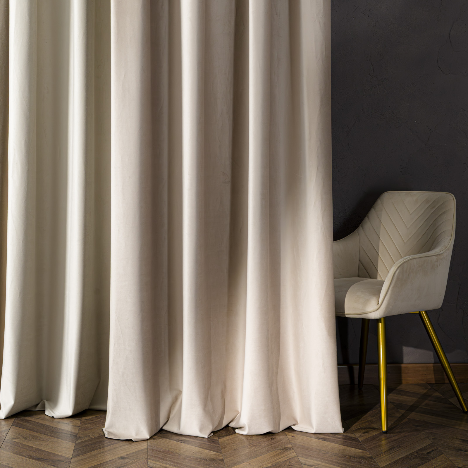 Zasłona do salonu premium welwet 80% zaciemnienia na przelotkach ciemny kremowy, wys. 230-250 cm