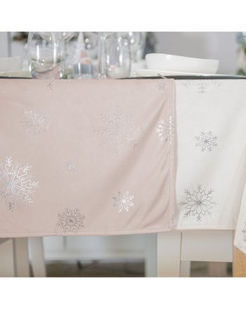 Bieżnik wodoodporny ze śnieżynkami velvet, kolor pudrowy różowy ze srebrnym zdobieniem