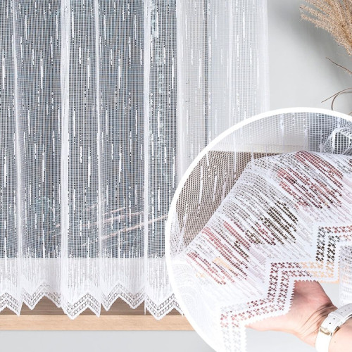 Krótka firanka żakardowa ze wzorem deszczyku w kolorze białym kuchni, oferowana w trzech wysokościach - sprzedawana na metry