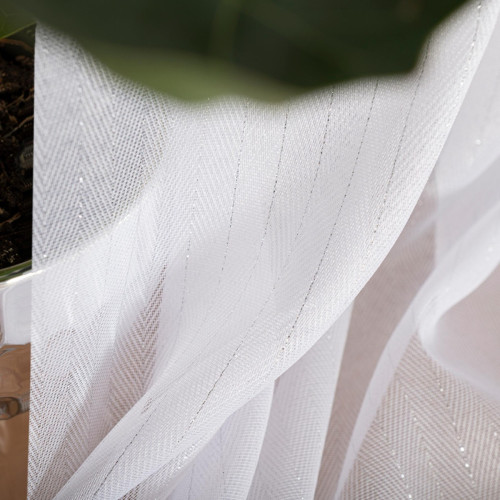 Firana do salonu sypialni z błyszczącej przędzy wzbogacona srebrną nicią, z ołowianką wysokość do 280 cm Srebrna Jodełka na przelotkach - szyta na wymiar