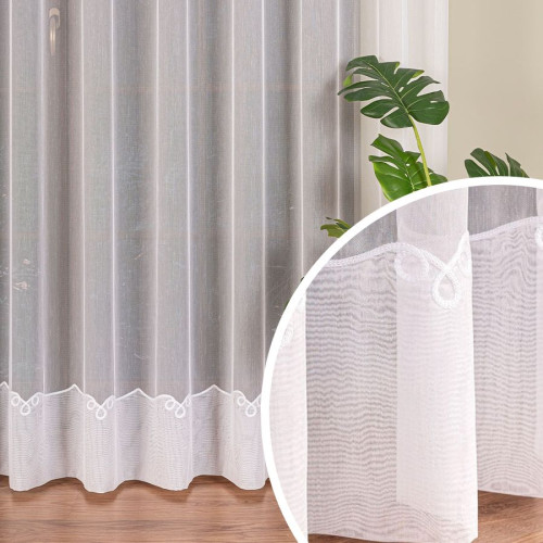 Długa gładka firana do salonu z zagęszczonym pasem na dole wykończonym pętelkowym haftem, kolor biały, wysokość 300 cm - sprzedawana na metry