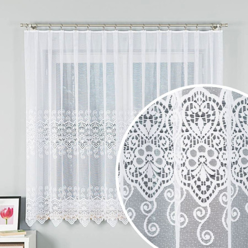 Krótka firanka żakardowa ze wzorem pasowym inspirowanym motywem ludowym,  oferowana w kilku wysokości - sprzedawana na metry