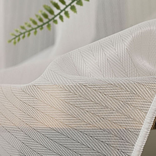 Firana wykonana z delikatnie błyszczącej przędzy ze wzorem jodełki z ołowianką, na taśmie, kolor off white, wysokość do 300 cm , Jodełka -szyta na wymiar