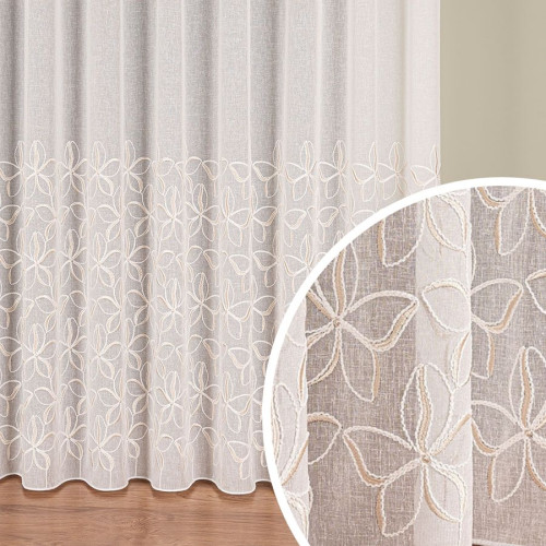 Długa firana 280 cm z kremowej oławianki z szerokim haftem w kwiaty, ozdobionym złotą nicią, z przybliżeniem na detal wzoru.