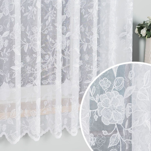 Krótka firanka żakardowa do salonu ze wzorem kwiatowym po całości, kolor biały, oferowana w dwóch wysokościach - sprzedawana na metry