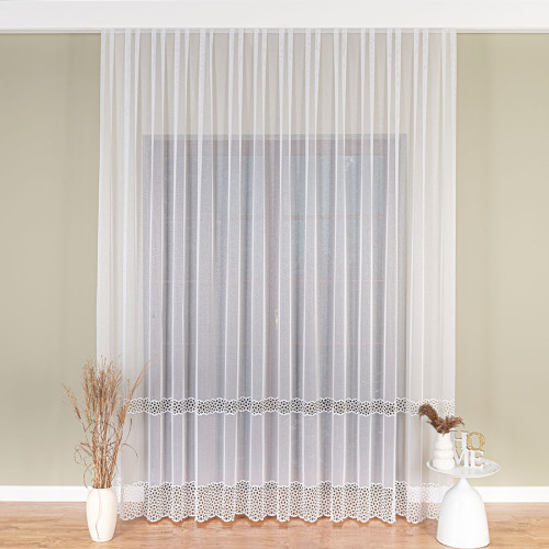 Długa firana do salonu na markizecie z aplikacją ze wzorem pasowym, wysokość 290 cm, kolor biały z błyskiem - sprzedawana na metry