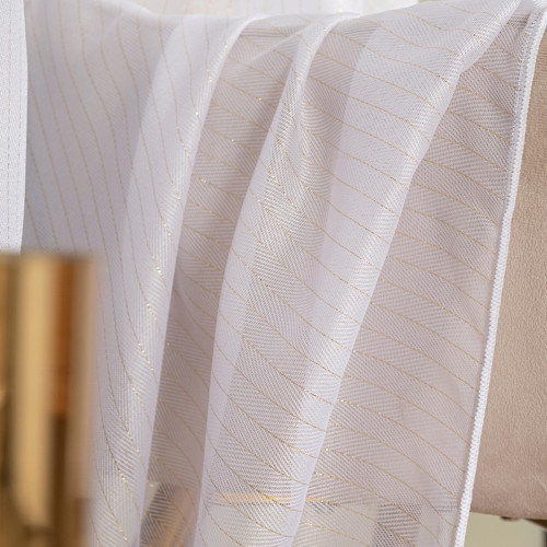 Firana do salonu z błyszczącej przędzy wzbogacona złotą nicią z ołowianką wysokość do 300 cm Złota jodełka na taśmie  - szyta na wymiar