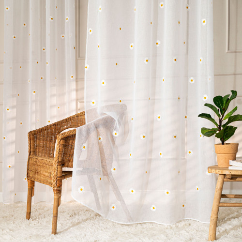 Firanka do salonu na taśmie, haftowane stokrotki Bellis, rozmiar 140x250 cm 