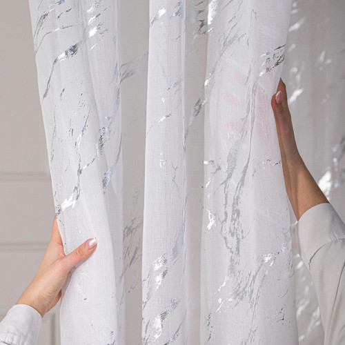 Firana gotowa na przelotkach, kolor biały ze srebrnymi przetarciami imitującymi marmur, rozmiar 140x250 cm, Srebrny marmurek