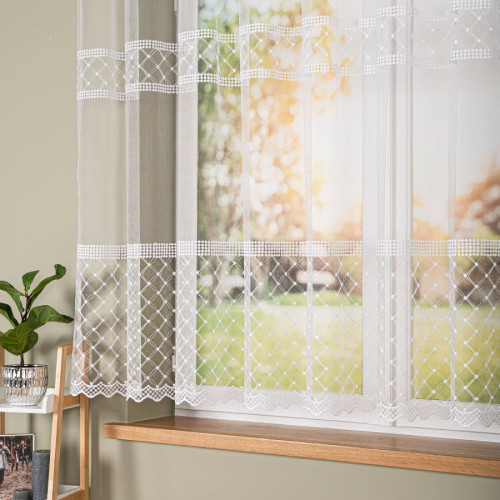 Krótka firana do salonu jadalni haftowana siatka kolor biały wysokość 170 cm Metis - na metry