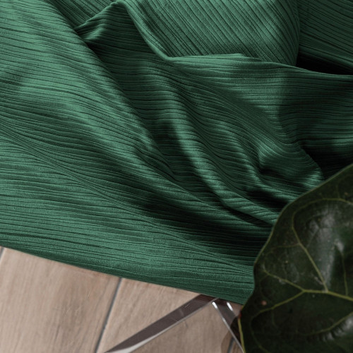 Materiał na zasłony o delikatnej strukturze przypominającej sztruks Charlotta, kolor butelkowy zielony, wysokość 300 cm