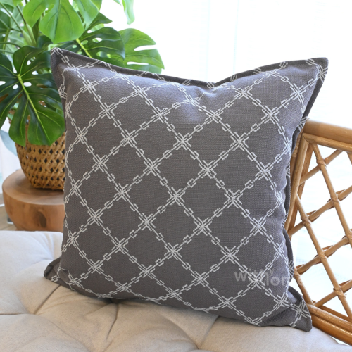 Dekoracyjna poszewka na poduszkę z naszywanym wzorem,  kolor szary, rozmiar 45x45 cm