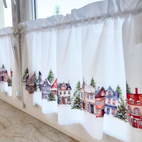 Gotowa zazdrostka z białej mikrofibry z nadrukiem świątecznym, oferowana w dwóch rozmiarach, Zimowe miasteczko