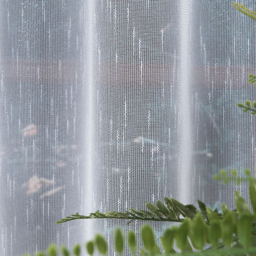 Firana o strukturze deszczyku z obciążnikiem kolor biały, wysokość 330 cm - sprzedawana na metry