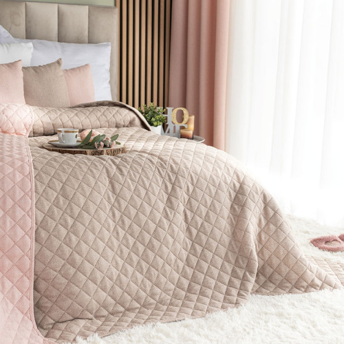 Narzuta na łóżko z pikowanym wzorem Molly, kolor ciemny beżowy, dostępna w 2 rozmiarach