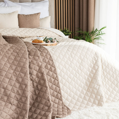 Narzuta na łóżko z pikowanym wzorem Molly, kolor kremowy, dostępna w 2 rozmiarach