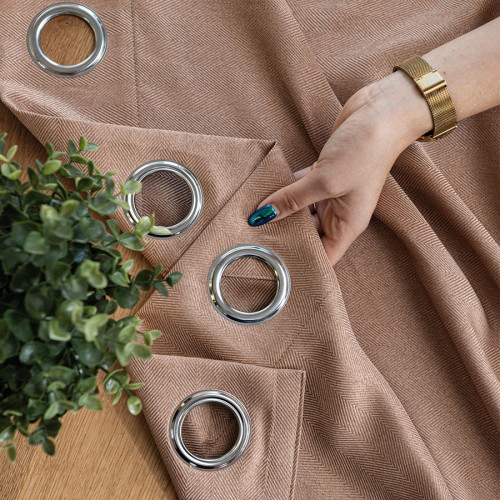 Gotowa zasłona do salonu na przelotkach Jodełka, kolor ciemny beżowy, rozmiar 140x250 cm