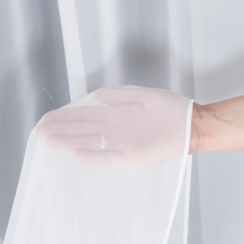 Firana woalowa trudnopalna, gładka, na taśmie z obciążnikiem, kolor biały, szyta na wymiar