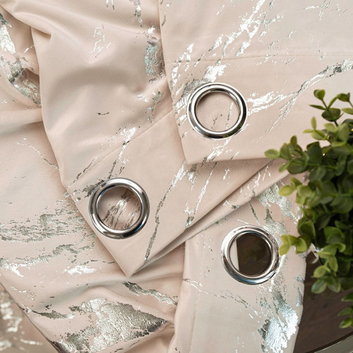 Gotowa zasłona welwetowa Marma na przelotkach ze srebrnym nadrukiem, kolor kremowy, rozmiar 140x250 cm