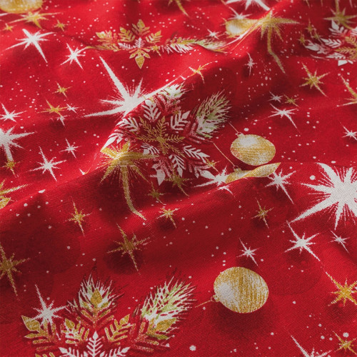 Czerwona tkanina świąteczna z nadrukiem złotych bombek, gwiazdek i śnieżynek – idealna na dekoracje bożonarodzeniowe