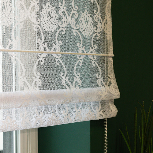 Roleta rzymska firanowa do kuchni ze geometrycznym wzorem po całości, kolor biały