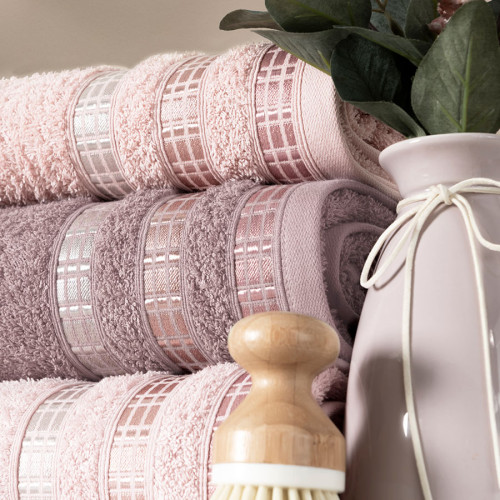 Pudroworóżowy ręcznik frotte Luxury