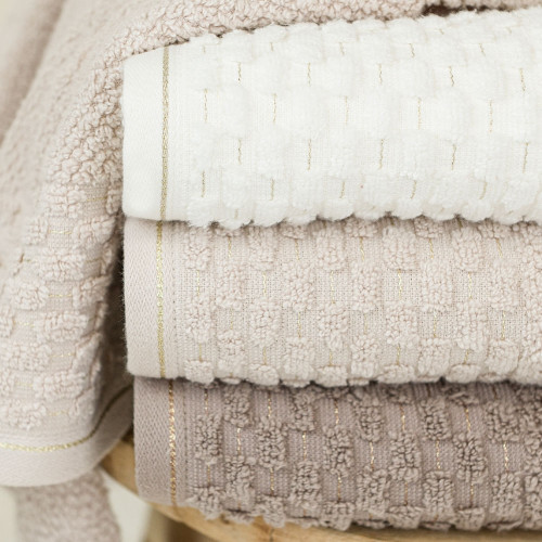 Ręcznik bawełniany frotte z tłoczoną bordiurą i złotą nitką, kolor biały, oferowany w dwóch rozmiarach, Neptun
