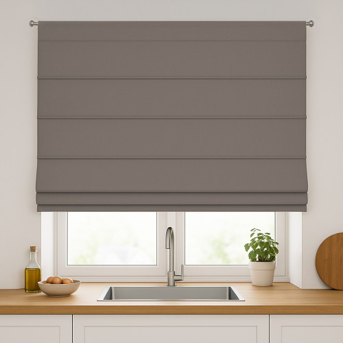 Roleta rzymska zaciemniająca na karnisz na sznurek, kolor ciemny ciepły szary - szyta na wymiar