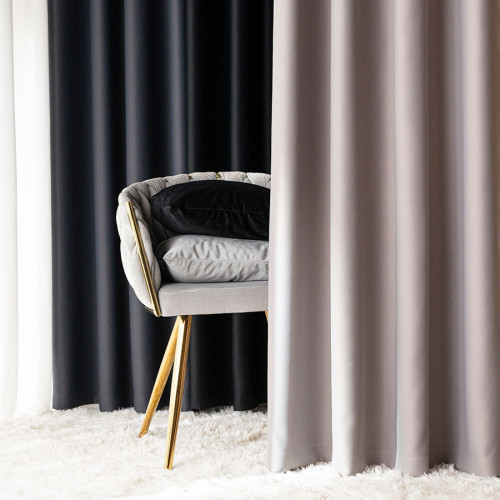 Szara zasłona blackout na przelotkach 140x250 cm – nowoczesna i elegancka dekoracja okienna.