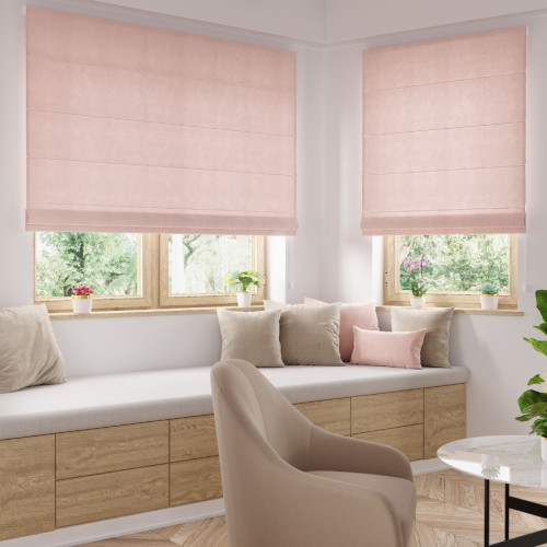 Gotowa roleta rzymska welwetowa Velvi, kolor pastelowy jasny róż