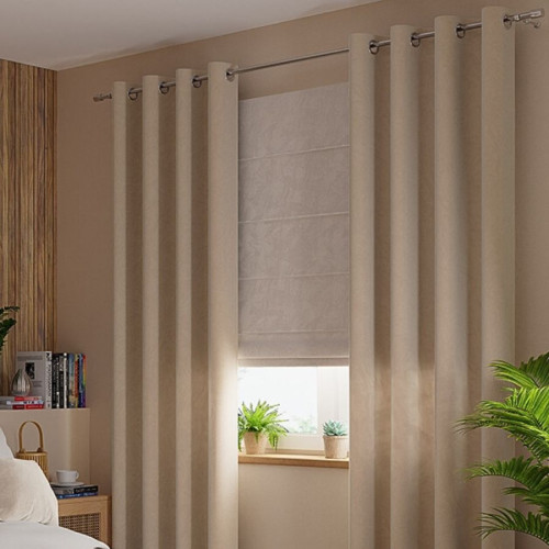 Gotowa zasłona z miękkiej welwetowej tkaniny Velvi, kolor jasnobeżowy na przelotkach