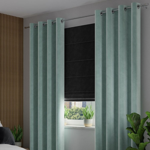 Gotowa zasłona z miękkiej welwetowej tkaniny Velvi, kolor miętowy na przelotkach