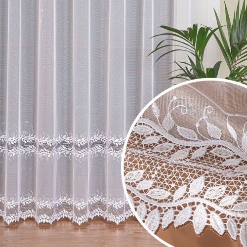 Długa firana do salonu z aplikacją ze wzorem pasowym na markizecie, kolor biały, wysokość 280 cm - sprzedawana na metry