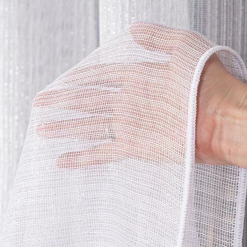 Długa firana do salonu z błyszczącą srebrną nitką, kolor biały, wysokość 300 cm - sprzedawana na metry