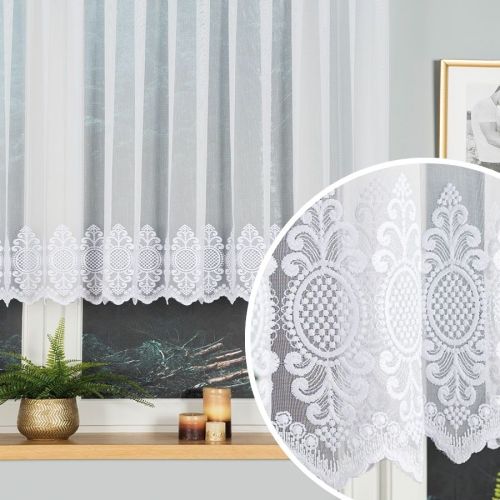 Krótka firanka do kuchni z haftowanym wzorem na samym dole, kolor biały, oferowana w wysokości 120 cm- sprzedawana na metry