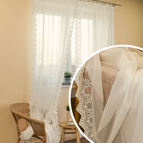 Delikatna zasłonka, firanka haftowana na woalu, szerokość 150 cm, kolor kremowym - sprzedawana na metry