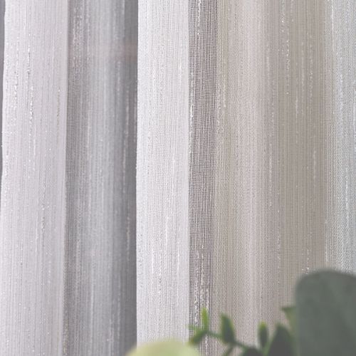 Firana o strukturze deszczyku do salonu, na ślizgach do szyny sufitowej, kolor biały ze srebrną nitką, wysokość do 290 cm, Neve - szyta na wymiar