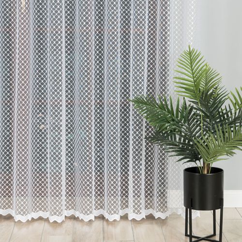 Długa firanka haftowana do salonu z geometrycznym wzorem po całości, oferowana w dwóch wysokościach - sprzedawana na metry