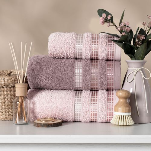 Liliowy ręcznik frotte Luxury