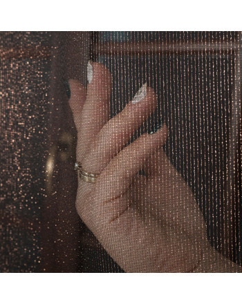 Czarna firana ozdobiona miedzianą nitką z ołowianką, wysokość 305 cm, kolor 019