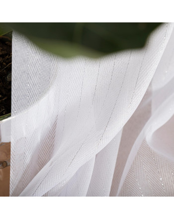 Firana do salonu z błyszczącej przędzy wzbogacona srebrną nicią z ołowianką wysokość do 290 cm Srebrna jodełka na taśmie wave - szyta na wymiar