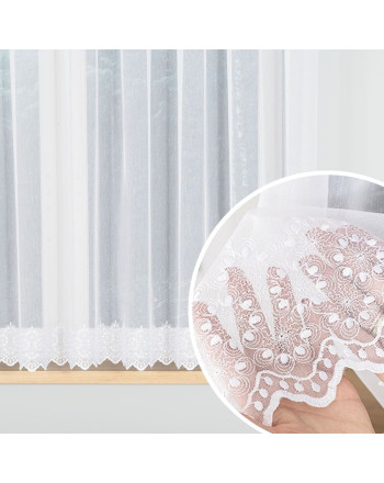 Krótka firanka do salonu z ozdobnym, haftowanym dołem, kolor biały, wysokość 160 cm - sprzedawana na metry