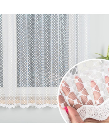 Krótka firanka haftowana do salonu z geometrycznym wzorem po całości, oferowana w dwóch wysokościach - sprzedawana na metry