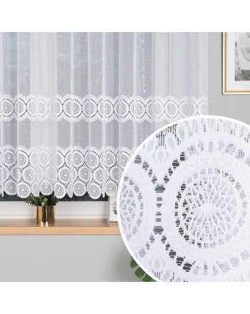 Krótka firanka żakardowa z fabrycznie przygotowanymi otworami na karnisz, kolor biały, oferowana w kilku wysokościach - sprzedawana na metry